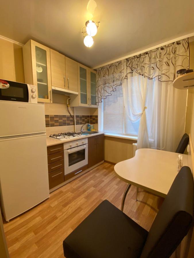 2 комнатная квартира, до 6 спальных мест Кривой Рог Экстерьер фото